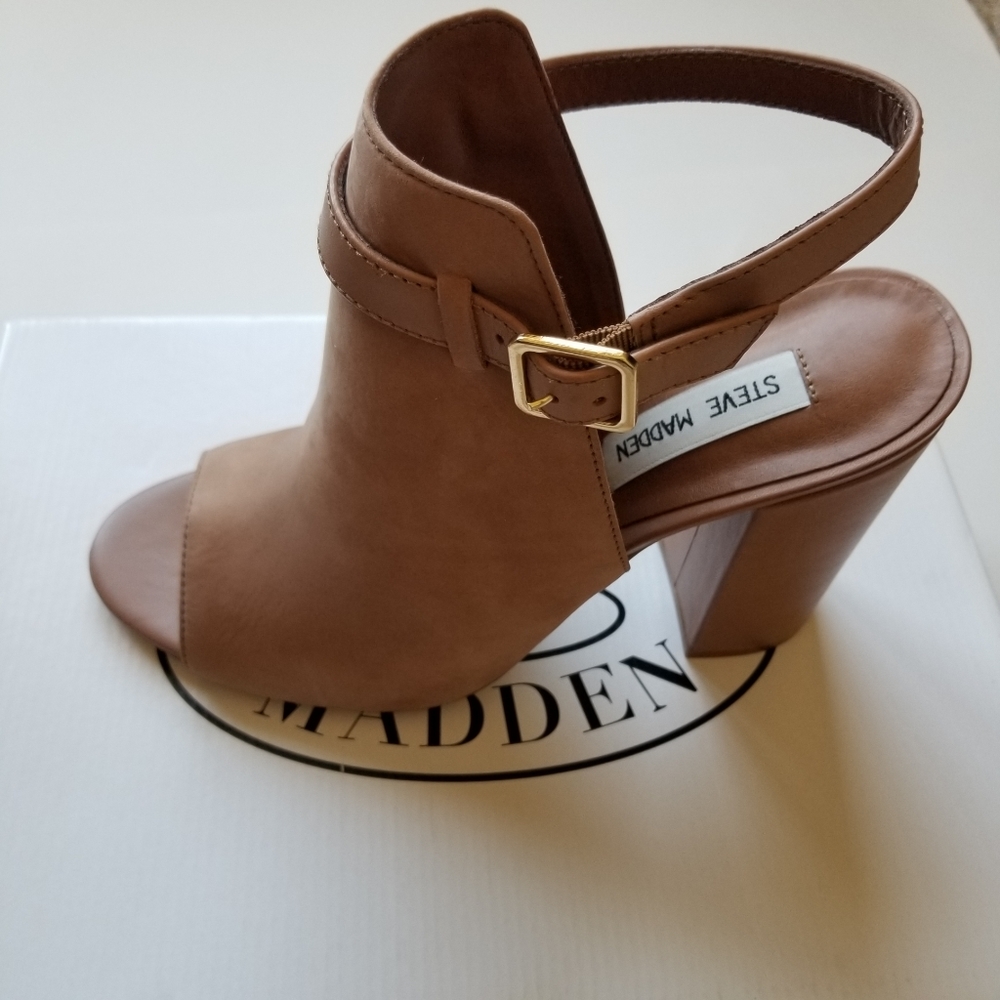 Steve Madden Carnabi heel. Nude Nubuck. - Picture 4 of 7